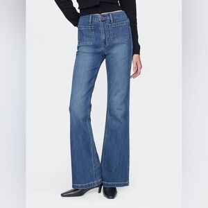 GAP 'High-Rise 70s Flare' Medium Wash Jeans with Front Pockets - Size 29